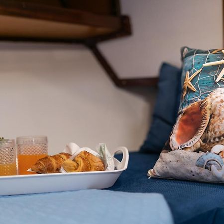 Marta Boat B&B Кастельсардо Экстерьер фото