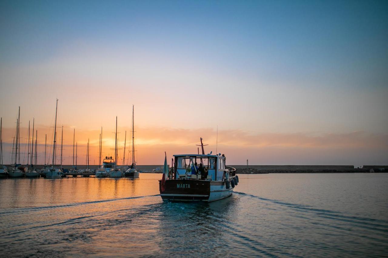 Marta Boat B&B Кастельсардо Экстерьер фото